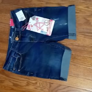 Almost Famous,dark wash,Jeans Shorts,girls,Small size